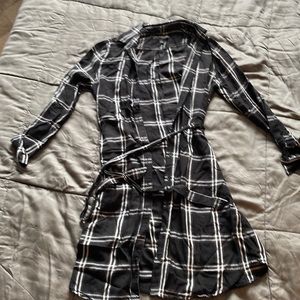 Banana Republic black and white dress, like new